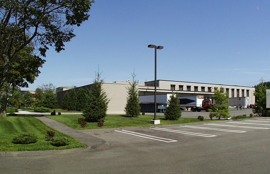 More Photos Of 125 Old Gate Ln, Milford Distribution For Lease