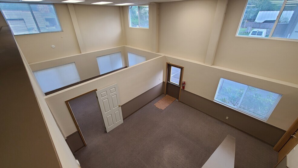 More Photos Of 11777 Watertank Rd, Burlington Loft Creative Space For Lease