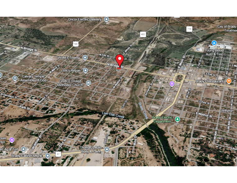 More Photos Of 611 N Bridge St, Brady Light Manufacturing For Sale