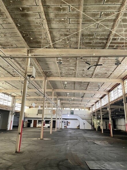 More Photos Of 5900-5906 Park Ave, Cleveland Warehouse For Lease