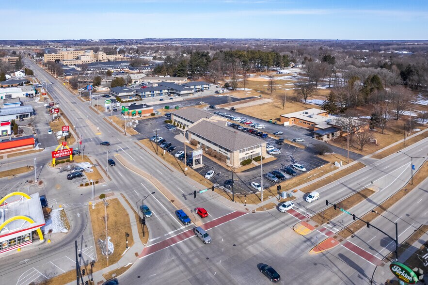 More Photos Of 1600 Shawano Ave, Green Bay Office For Lease