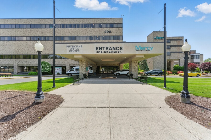 More Photos Of 299 Carew St, Springfield Medical For Sale