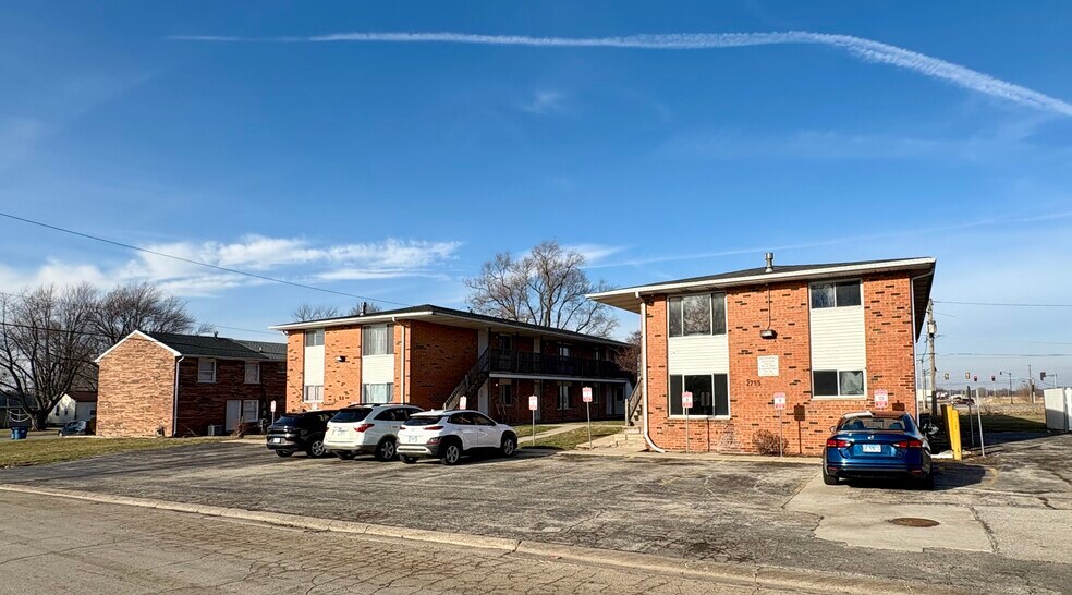 More Photos Of 210 Tedmark Ct, Kankakee Apartments For Sale