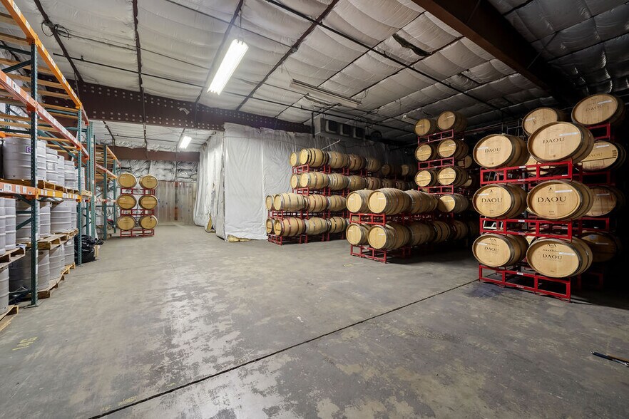 More Photos Of 1625 Commerce Way, Paso Robles Manufacturing For Lease