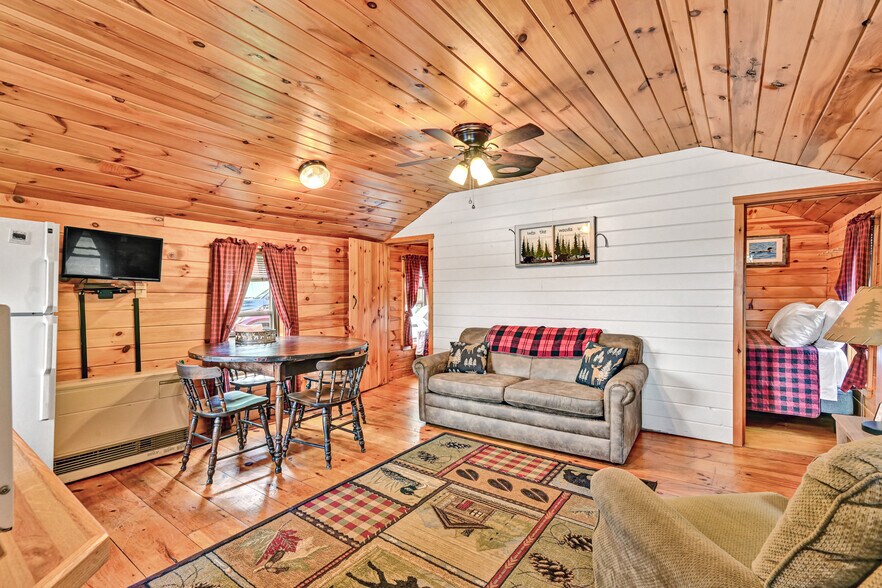 More Photos Of 15 Lower Wilson Pond Rd, Greenville Specialty For Sale