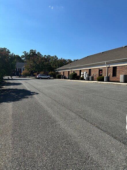 More Photos Of 15421 Forest Rd, Forest Office For Lease