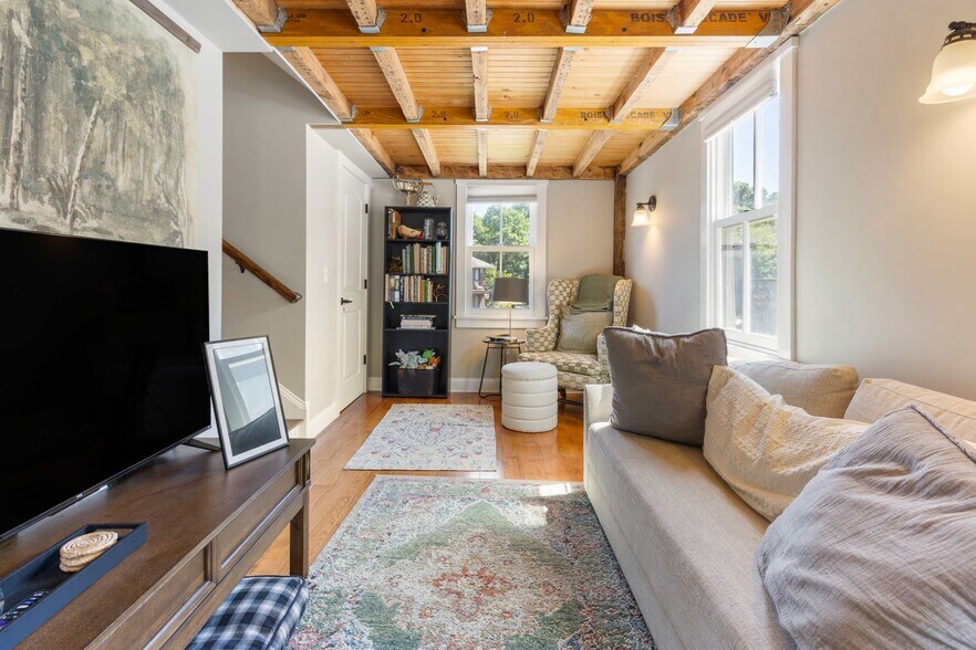 More Photos Of 67 North St, Hingham Apartments For Sale