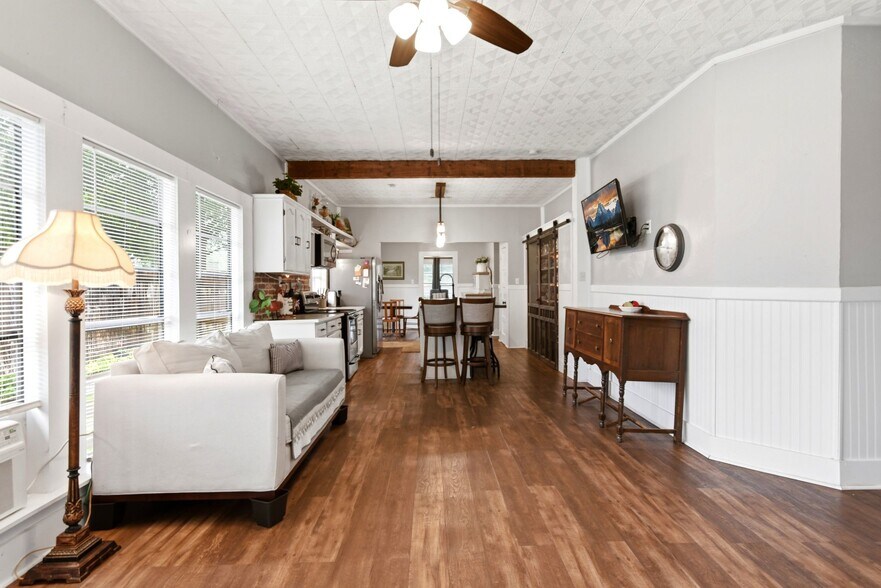 More Photos Of 9282 State Highway 75 S, New Waverly Freestanding For Sale