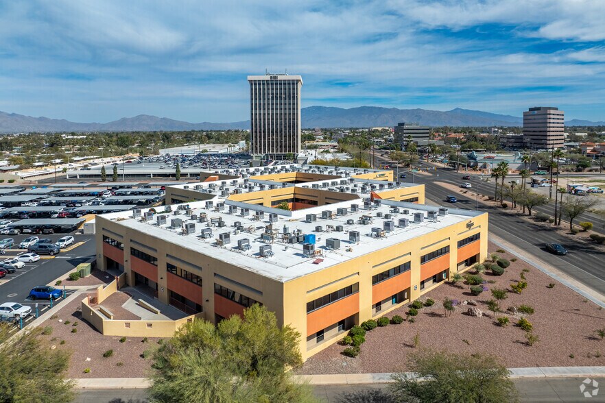 More Photos Of 5055 E Broadway Blvd, Tucson Coworking Space