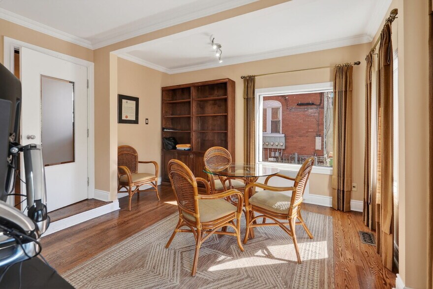 More Photos Of 464 Somerset St W, Ottawa Office For Sale