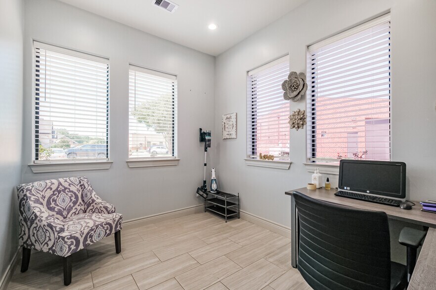 More Photos Of 21733 Provincial Blvd, Katy Loft Creative Space For Sale