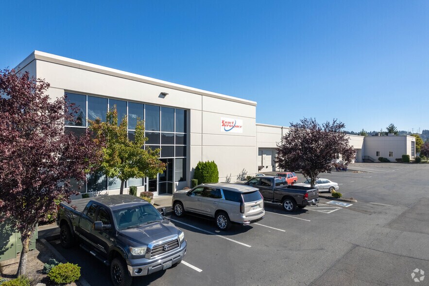 More Photos Of 3104 C St NE, Auburn Warehouse For Lease