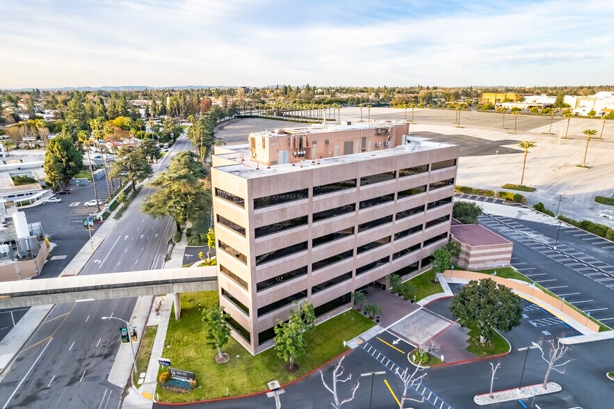 More Photos Of 301 W Huntington Dr, Arcadia Medical For Lease