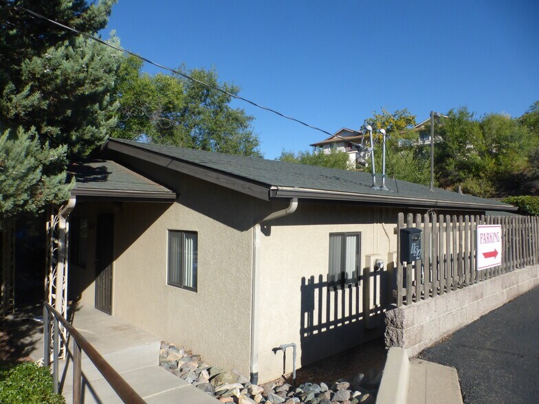 Primary Photo Of 154 E Merritt St, Prescott Medical For Lease