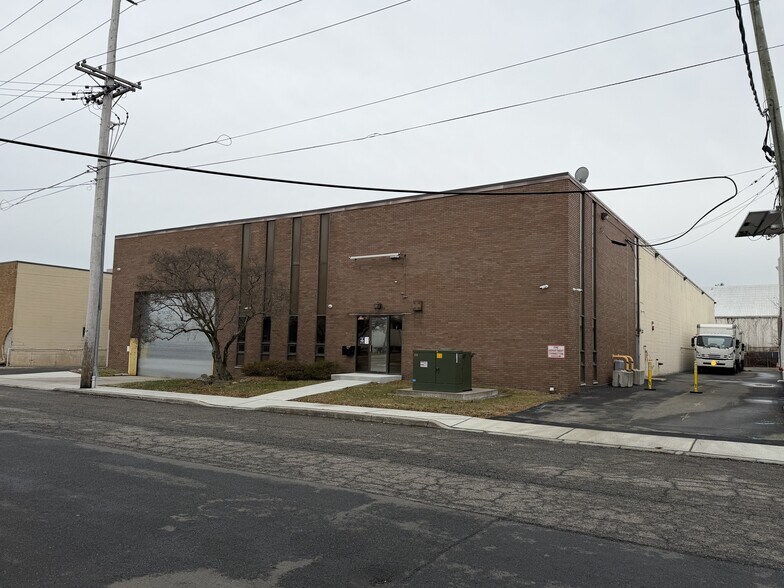Primary Photo Of 243 Veterans Blvd, Carlstadt Warehouse For Sale