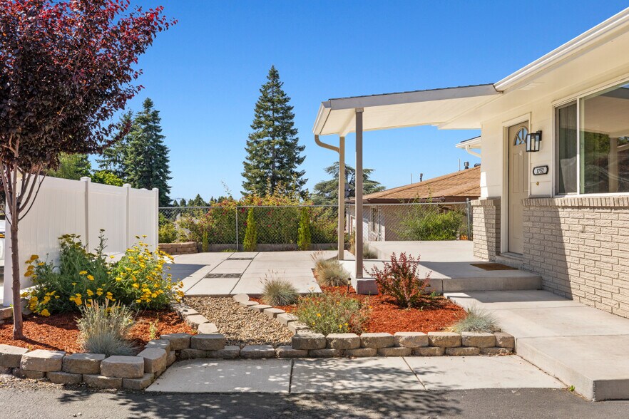 More Photos Of 1754 Kimberly Dr, Klamath Falls Multifamily For Sale