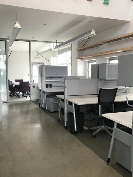 More Photos Of 110 York St, Brooklyn Office For Lease