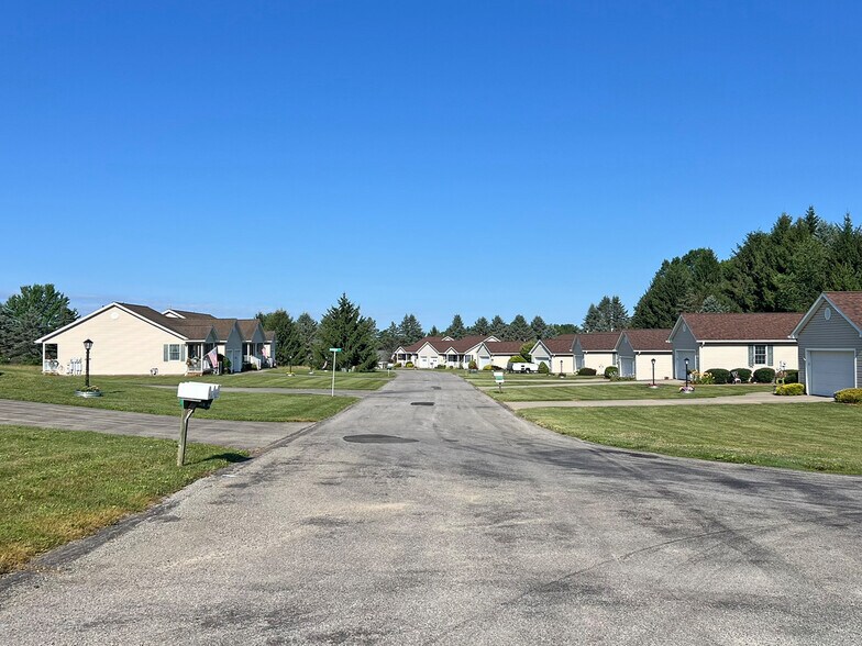 More Photos Of 27 Quartermile Rd, Greenville Multifamily For Sale