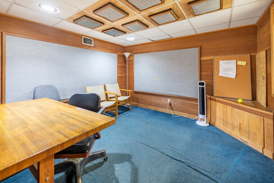 More Photos Of 15221 NE 21st Ave, Miami Warehouse For Sale