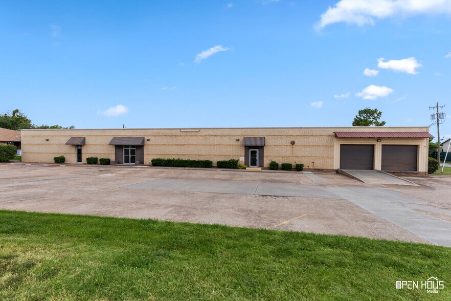 Primary Photo Of 2200 5th St, Wichita Falls Warehouse For Sale