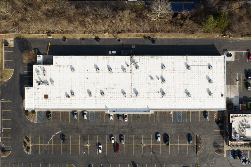 More Photos Of 1855 S Reynolds Rd, Toledo Freestanding For Lease