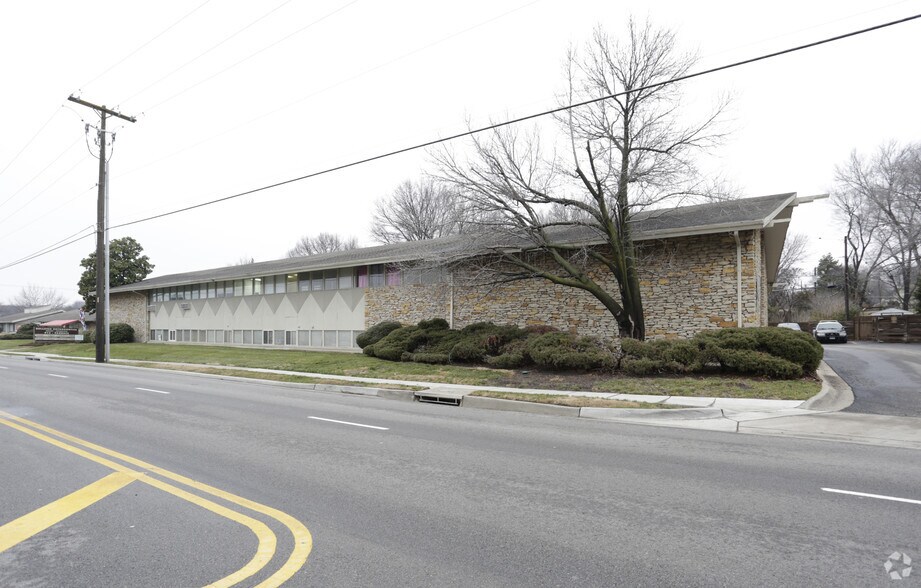 More Photos Of 8600 W 95th St, Overland Park Medical For Lease