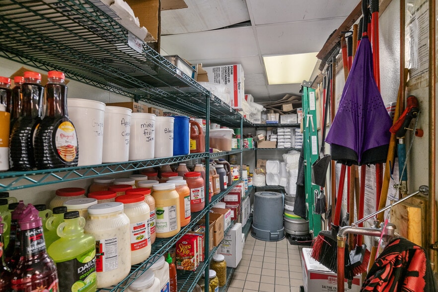 More Photos Of 135 N Bridge St, Belding Restaurant For Sale