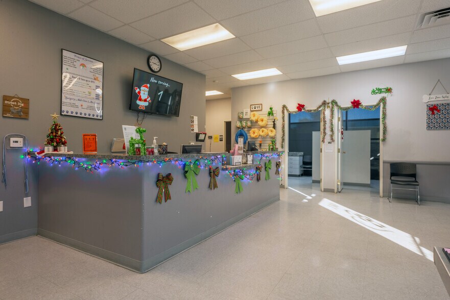 More Photos Of 3210 S Decatur Blvd, Las Vegas General Retail For Lease