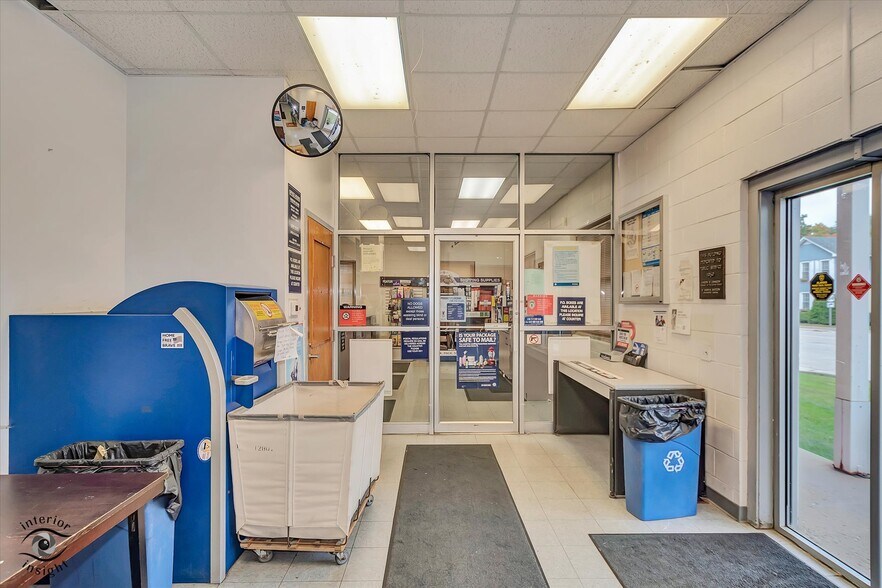 More Photos Of 26 S Madison St, Oswego Post Office For Sale