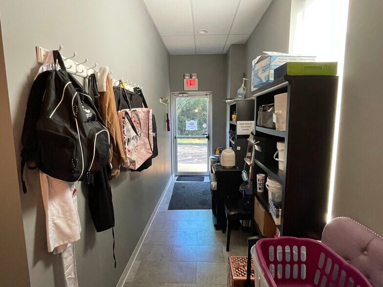 More Photos Of 2018 Maxwell Ave, Evansville Storefront For Sale