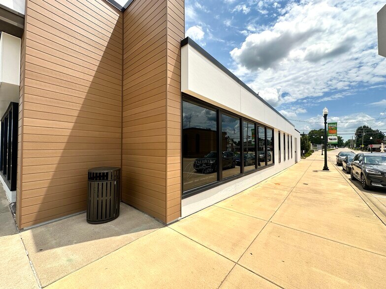 More Photos Of 150 S Main St, Morton Office For Lease