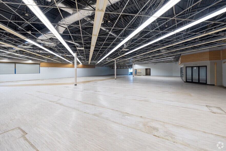 More Photos Of 403-495 Main St, Ansonia Storefront For Sale