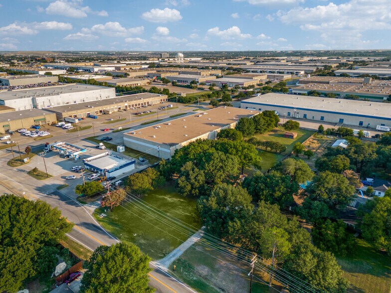 More Photos Of 1922-1938 N Great Southwest Pky, Grand Prairie Distribution For Lease