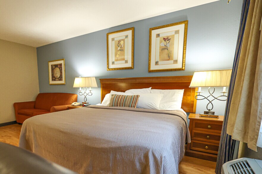 More Photos Of 625 W Washington St, Pittsfield Hotel For Sale