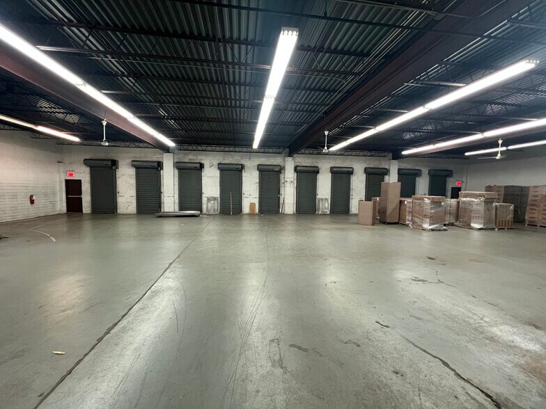 More Photos Of 3353 Noell Ave, Bronx Warehouse For Lease