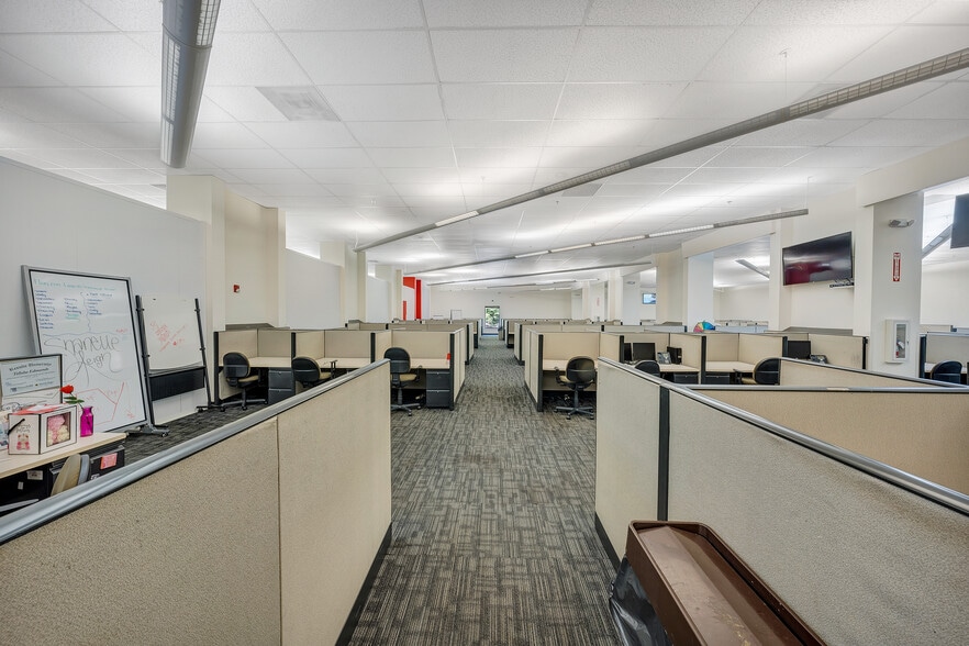 More Photos Of 2000 Virginia Ave, Collinsville Office For Lease