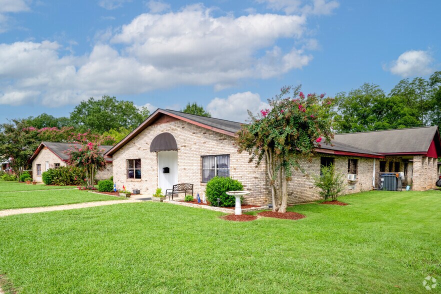 Primary Photo Of 1612 5th Ave N, Bessemer Medical For Sale