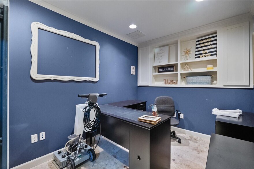 More Photos Of 3700 Reveille St, Houston Freestanding For Lease