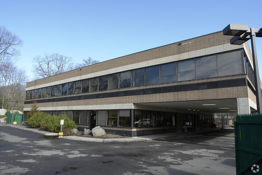More Photos Of 25 Valley Dr, Greenwich Medical For Sale