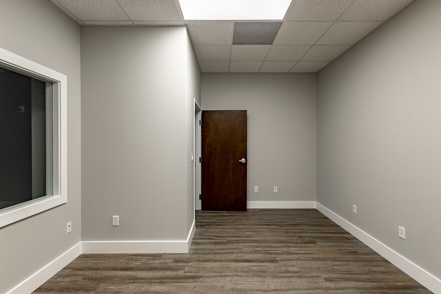 More Photos Of 1500 E Venice Ave, Venice Office For Sale