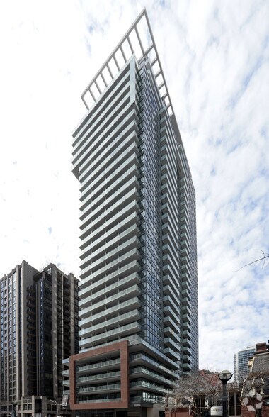 Primary Photo Of 8 Mercer St, Toronto Apartments For Lease
