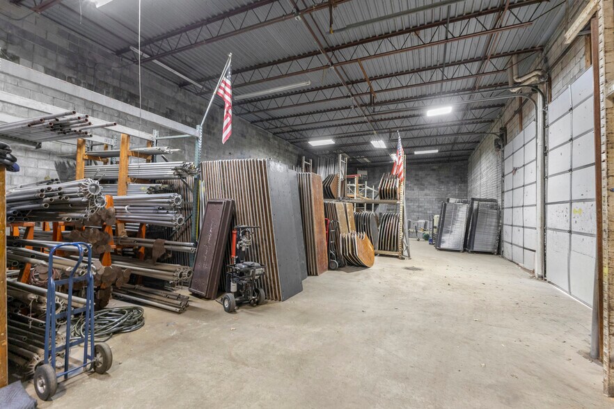 More Photos Of 24134 W Warren St, Dearborn Heights Freestanding For Sale