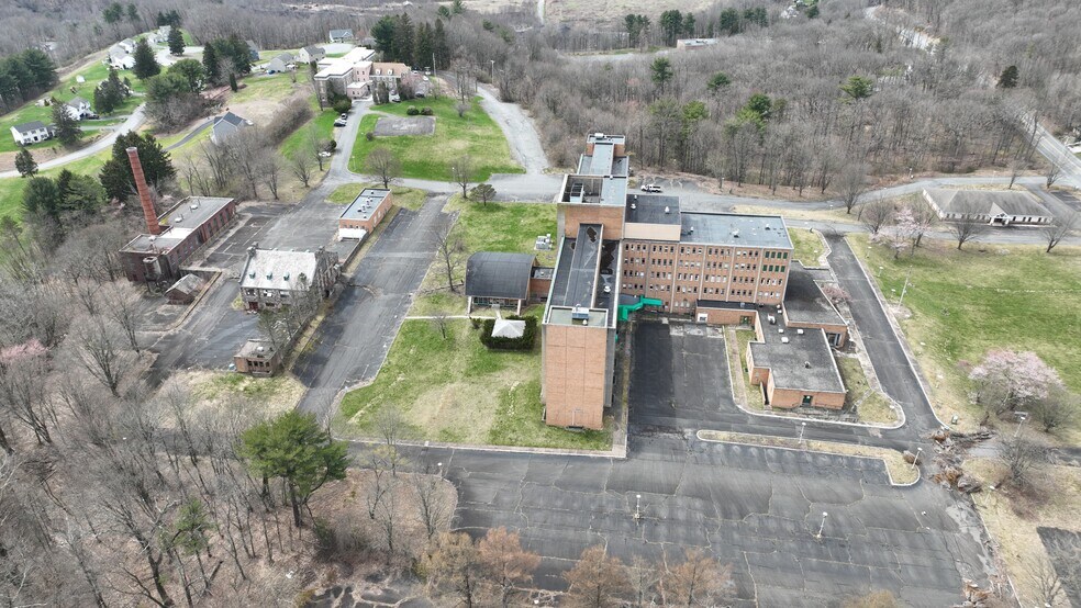 More Photos Of 101 Broad St, Ashland Hospital For Sale