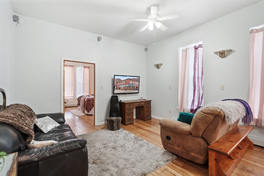 More Photos Of 200-202 W Main St, Monongahela Storefront Retail Residential For Sale