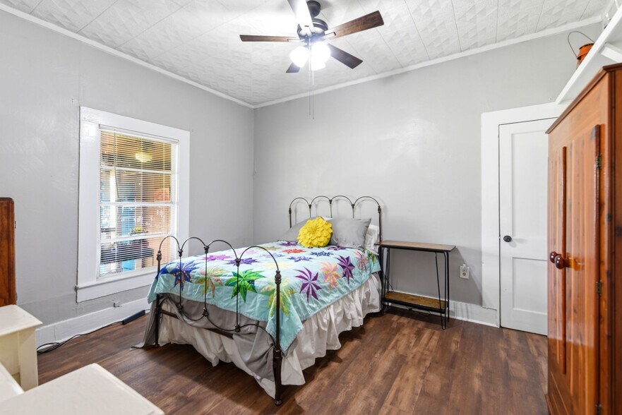 More Photos Of 9282 State Highway 75 S, New Waverly Freestanding For Sale