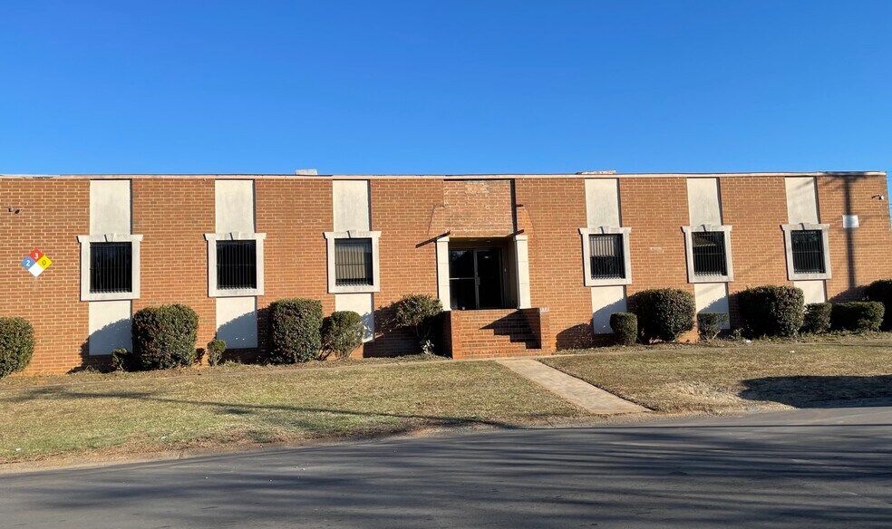Primary Photo Of 3721 Atmore St, Charlotte Warehouse For Lease