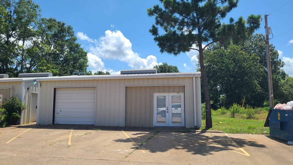 More Photos Of 1315 S Palestine St, Athens Daycare Center For Lease