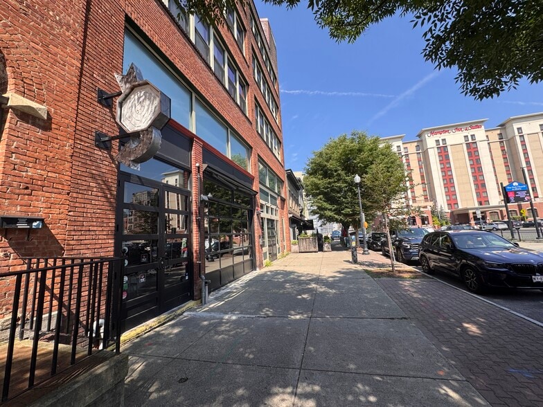 More Photos Of 4-6 Sheridan Ave, Albany Storefront Retail Office For Lease