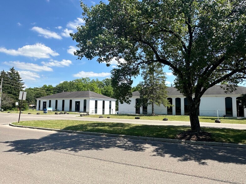 More Photos Of 28 E Rahn Rd, Kettering Unknown For Lease