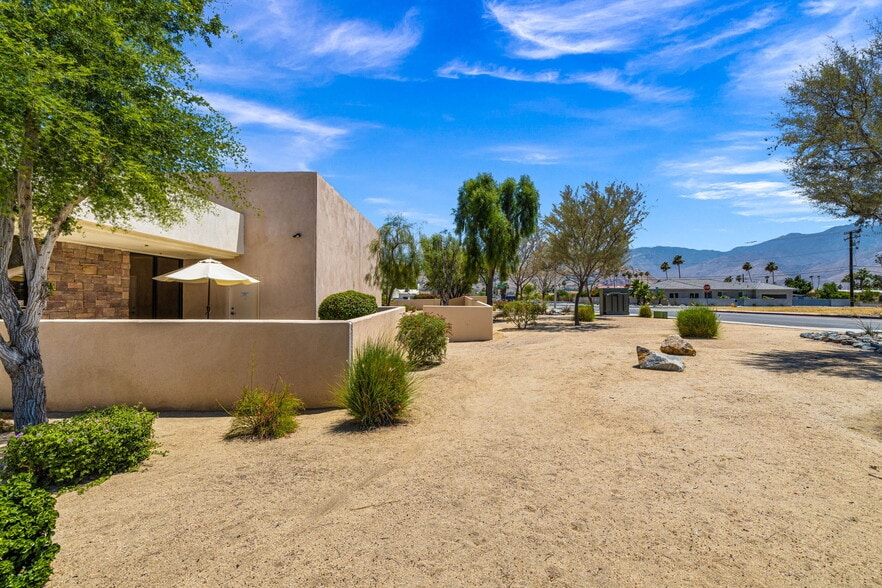 More Photos Of 550 S Paseo Dorotea, Palm Springs Medical For Sale